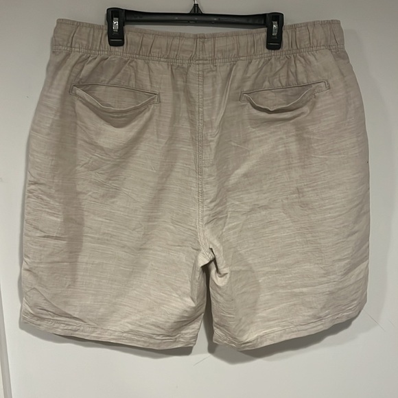 St.Johns Bay 2XLT Men’s  Textured Cotton Khaki Shorts 9” Inseam - Picture 3 of 3